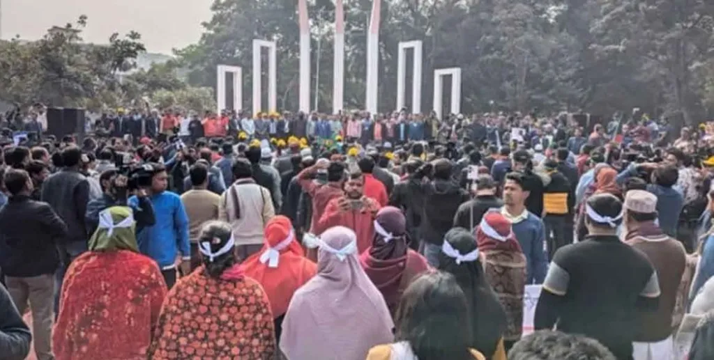 প্রাথমিকে লাগাতার কর্মবিরতি শুরু, বার্ষিক পরীক্ষা ঘিরে সংশয়